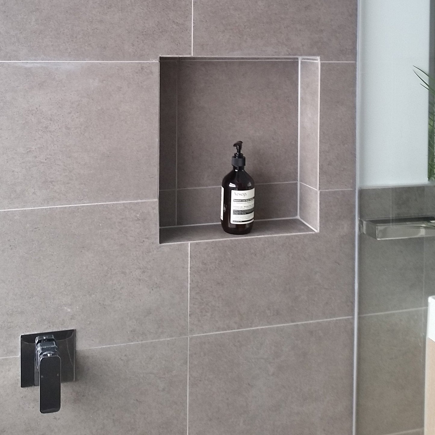 RADIANT - RSN02 Thermaniche 425x365x90MMAccessories – available at Bathroom City Perth