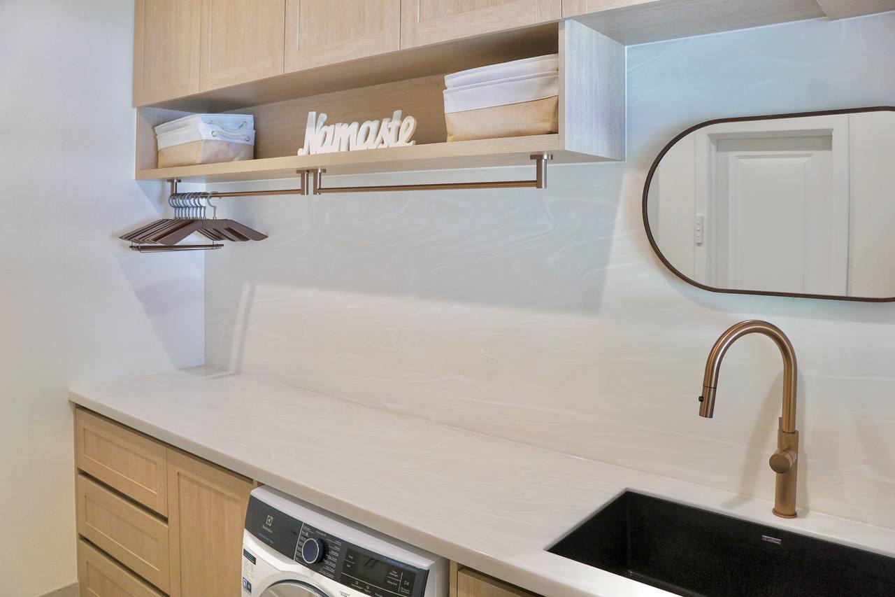 Kitchen and Laundry - Bathroom City
