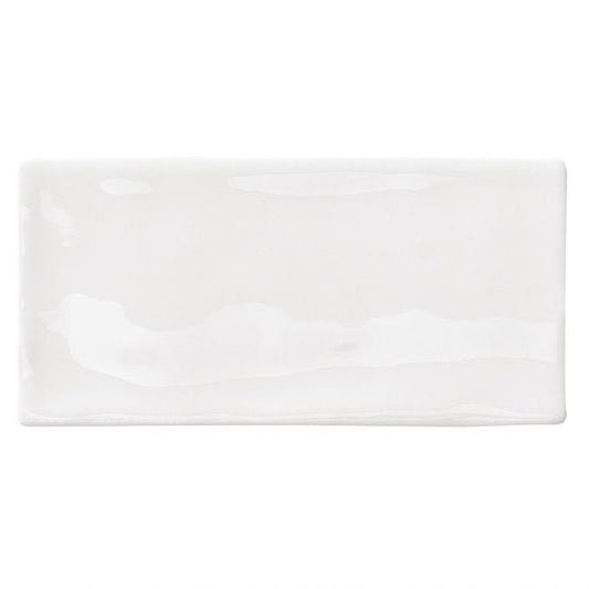 Luxe Daylight Gloss 76x152x9TilesBathroom CityBathroom City from Mela – available at Bathroom City Perth